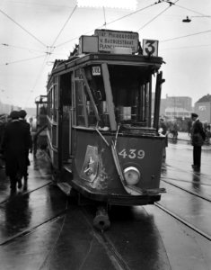 Italiaanse vrachtwagen ramt tramlijn 3 te Amsterdam Wibautstraat hoek Ruysschst, Bestanddeelnr 910-9619