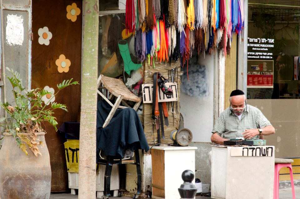 Israel, Tel Aviv, Shops in Yafo, May 2016