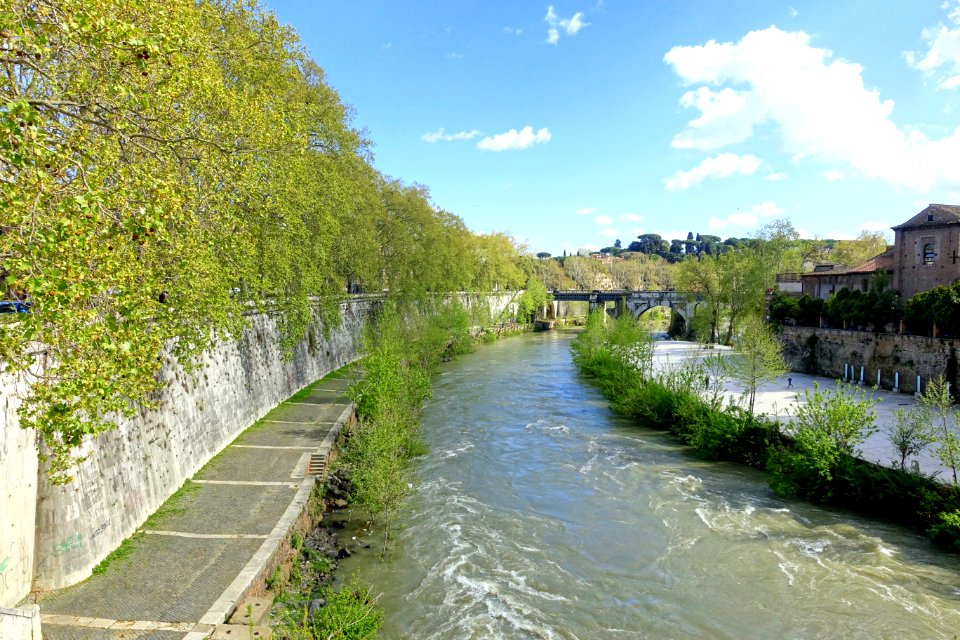 Isola Tiberina - Rome, Italy - DSC00481