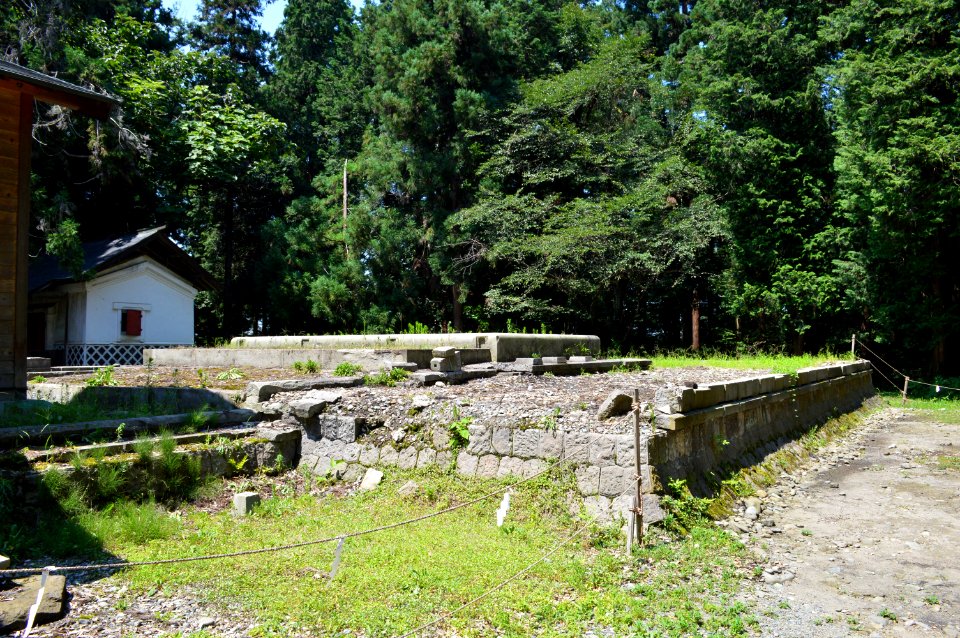Isasumi-jinja honden-ato
