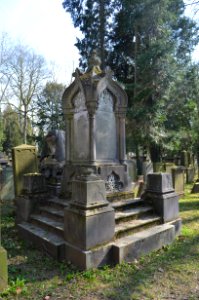 Israelitischer Friedhof (Frankfurt-Nordend), Grab Carl Meyer von Rothschild und Amschel Mayer von Rothschild (1)