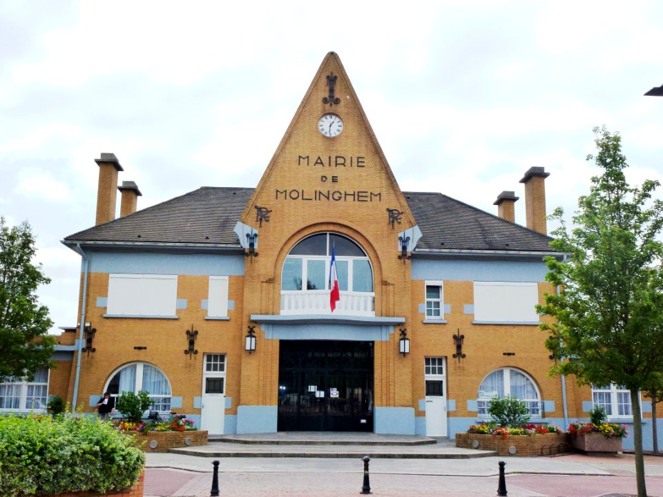 Isbergues Molinghem (Pas-de-Calais) mairie annexe