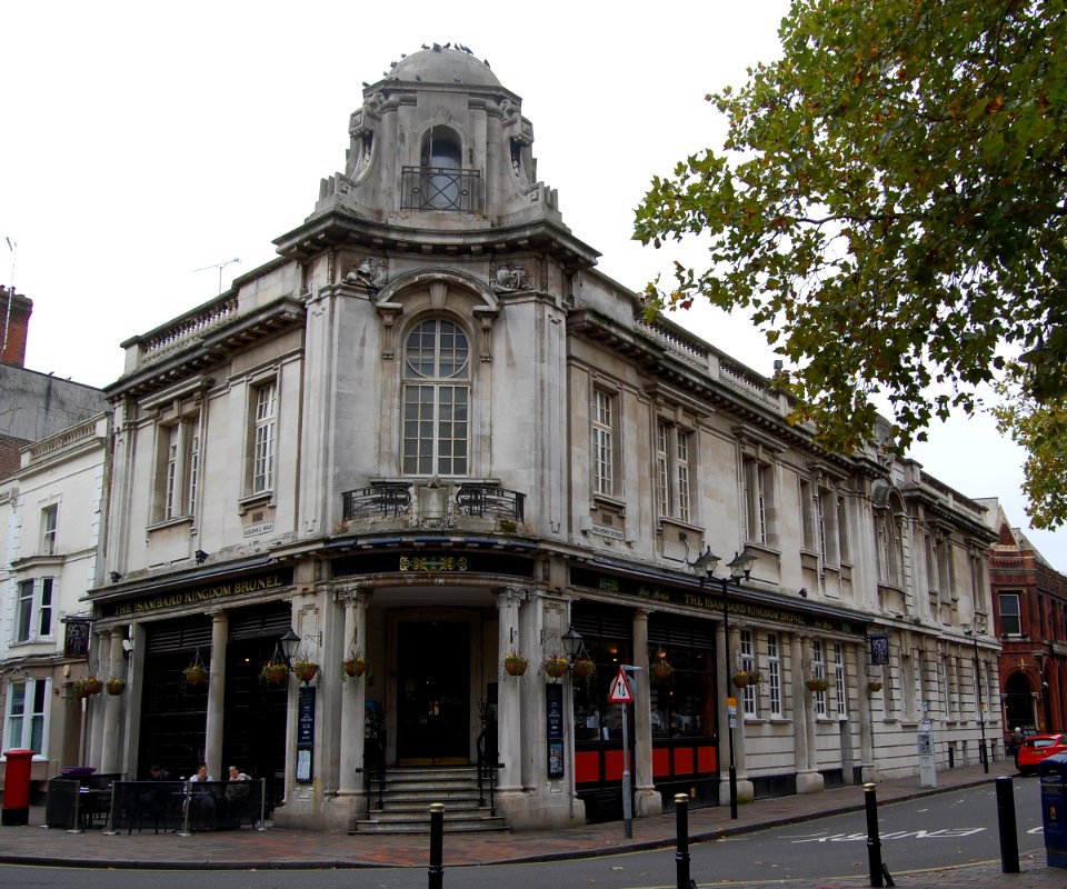 Isambard Kingdom Brunel pub, Guildhall Walk, Portsmouth (October 2017)