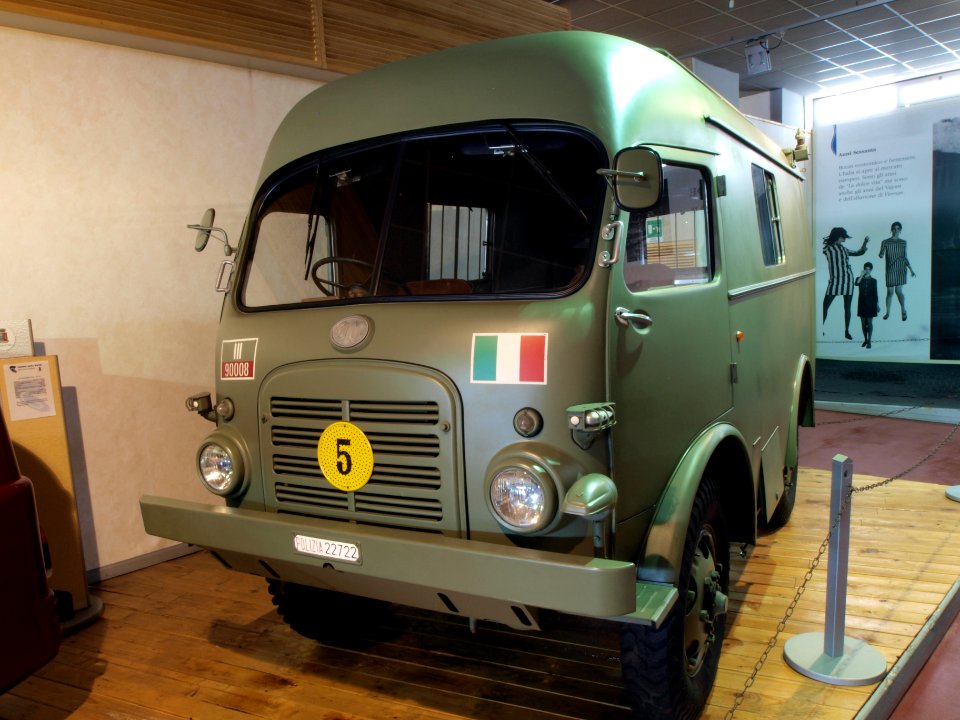 Italian police car, OM Officine Meccaniche, polizia 22722, photo-3