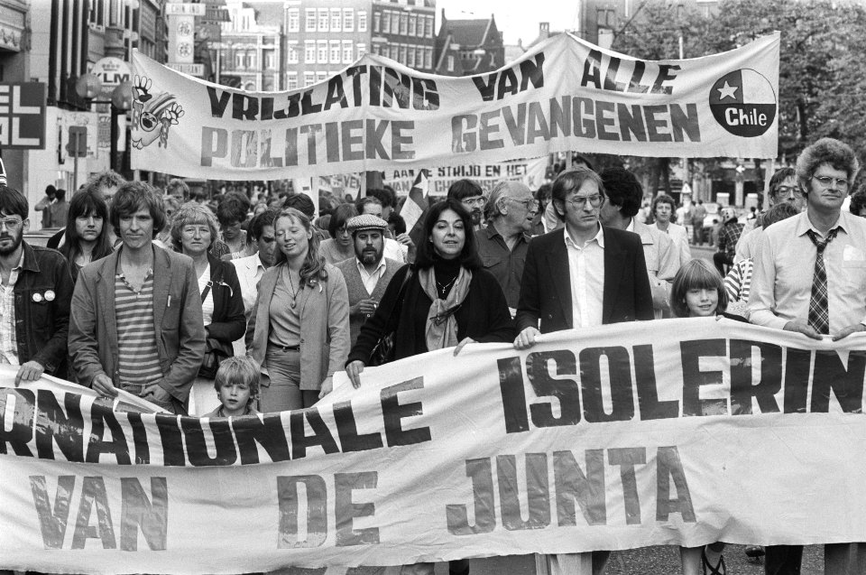 Isabel Letelier (m), de weduwe van de minister van Binnenlandse Zaken onder pres, Bestanddeelnr 932-3211