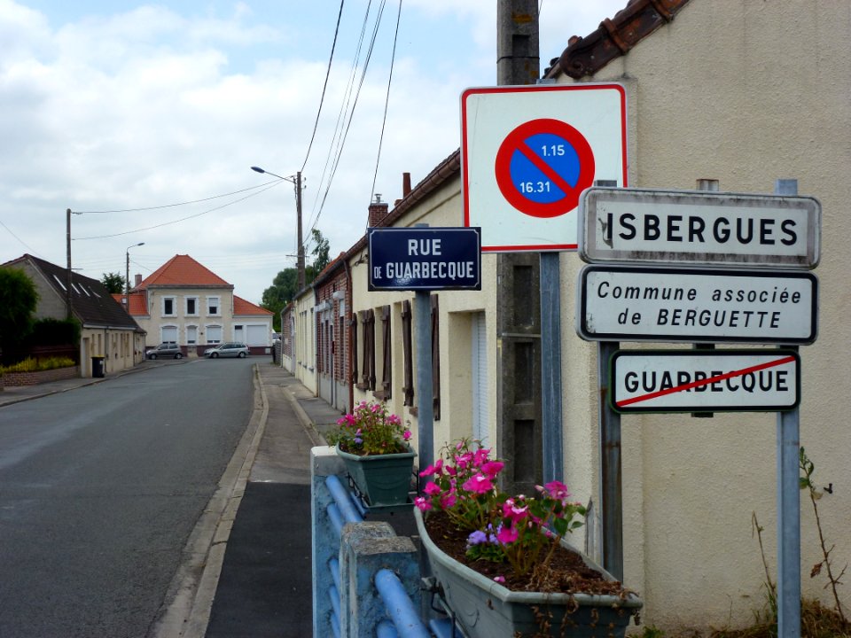 Isbergues Berguette (Pas-de-Calais) city limit sign