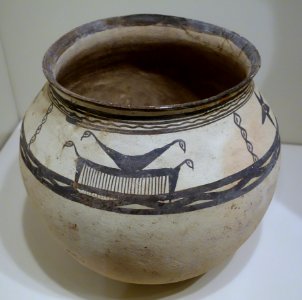 Jar, Giyan IV type, Western Iran, 2500-2000 BC, earthenware with slip-painted decoration - Cincinnati Art Museum - DSC03958