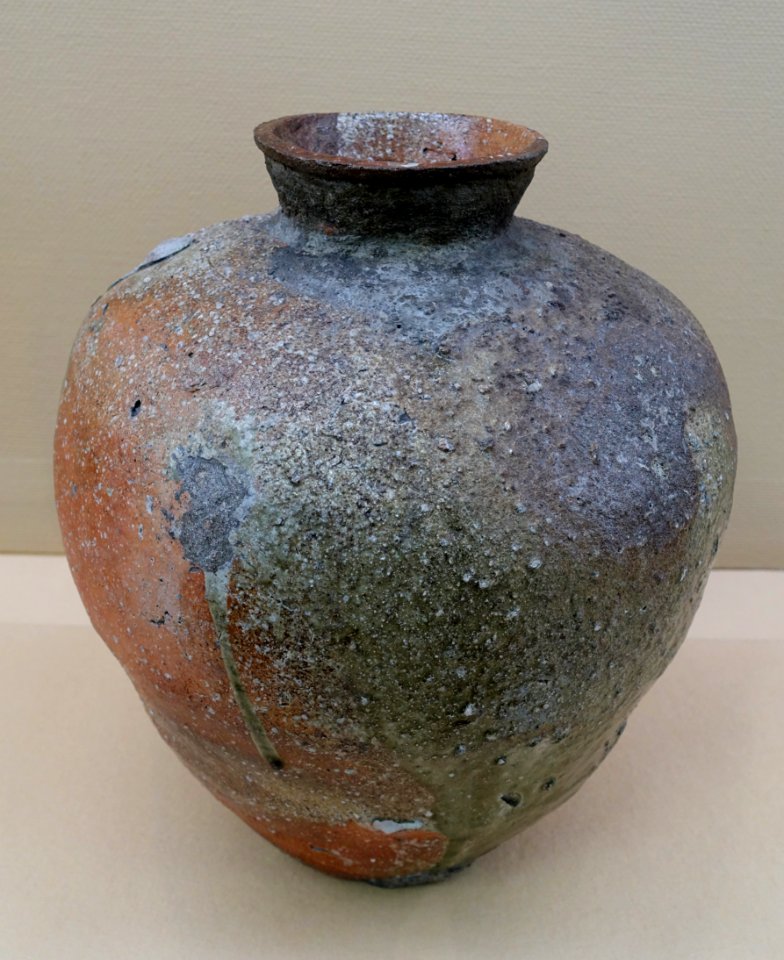 Jar, Shigaraki ware, Muromachi period, 1400s AD, ceramic - Hakone Museum of Art - Hakone, Kanagawa, Japan - DSC08247