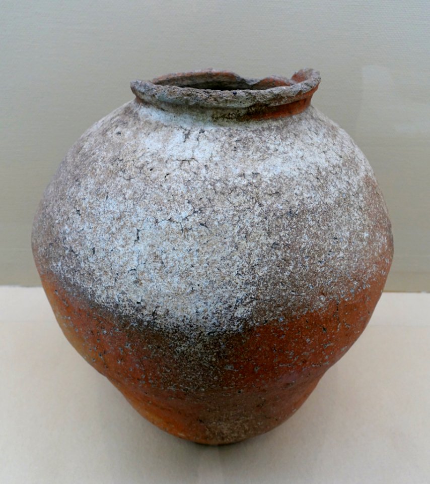 Jar, Shigaraki ware, Nanbokucho period, 1300s AD, ceramic - Hakone Museum of Art - Hakone, Kanagawa, Japan - DSC08254