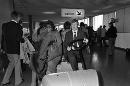 Jazz-zangeres Ella Fitzgerald uit VS in ons land voor concert in Amsterdam, Ella, Bestanddeelnr 931-1161
