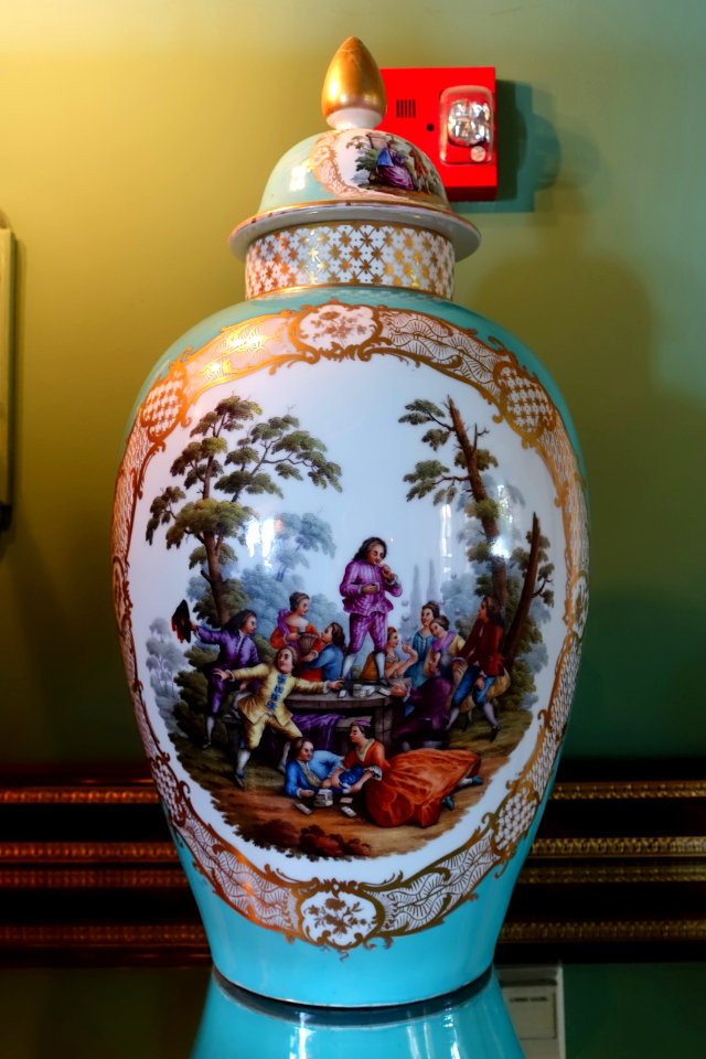 Jar - Cà d'Zan - John and Mable Ringling Museum of Art - Sarasota, FL - DSC00340