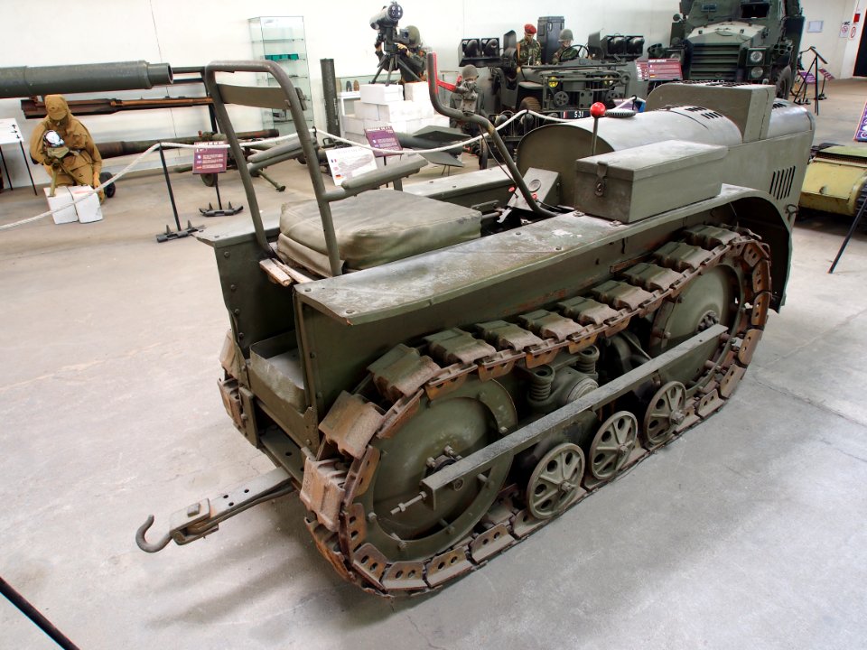 Issoise infantry tractor, Musée des Blindés, France, pic-3