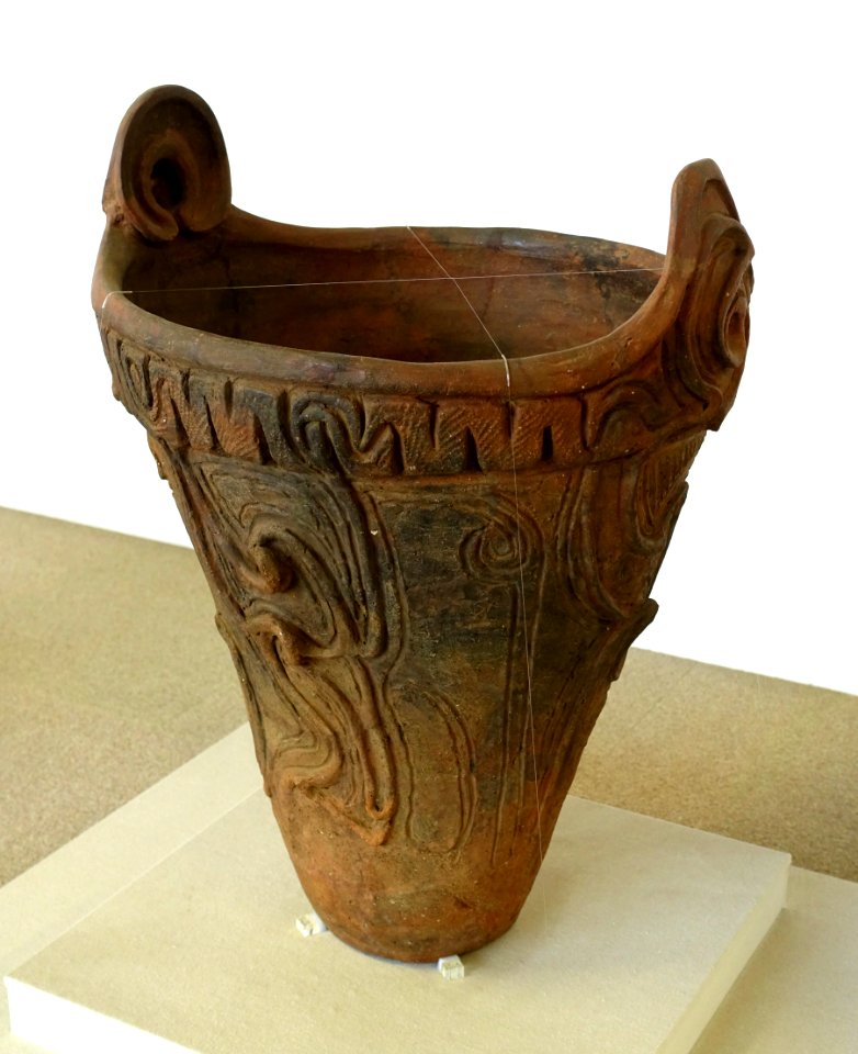 Jar, excavated at Ibaraki prefecture, Japan, Middle Jomon period, ceramic - Hakone Museum of Art - Hakone, Kanagawa, Japan - DSC08133