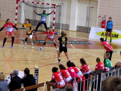 Issy Paris Handball - ES Besançon, LFH, 30 septembre 2015 - 04 photo
