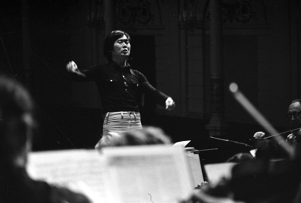 Japanse gastdirigent Ken Kobayashi in Concertgebouw Amsterdam Ken Kobayashi in , Bestanddeelnr 928-1670