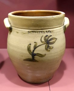 Jar, L. Norton & Company, 1823-1828 - Bennington Museum - Bennington, VT - DSC08950