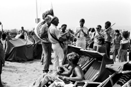 Jazz Behind the Beach in Zandvoort, optreden van de Haarlem Hotpeppers Jazzband, Bestanddeelnr 930-9470