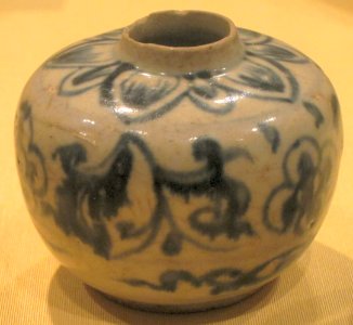 Jar from Vietnam, Annam, 16th century, porcelain with blue underglaze and transparent glaze, HAA