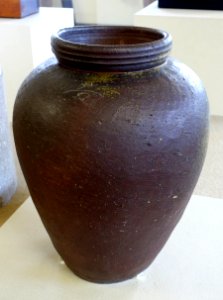 Jar, Bizen ware, Muromachi period, 1500s AD, ceramic - Hakone Museum of Art - Hakone, Kanagawa, Japan - DSC08183