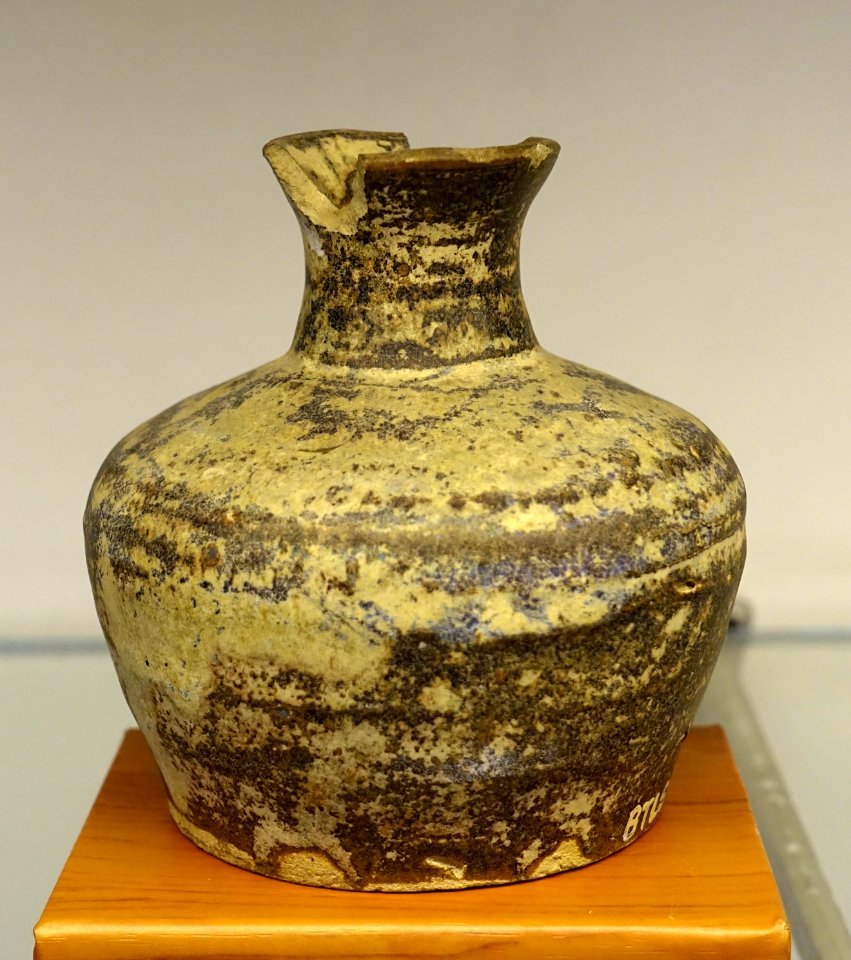 Jar, Cambodian, 11th-13th century AD, stoneware - Museum of Vietnamese History - Ho Chi Minh City - DSC05854