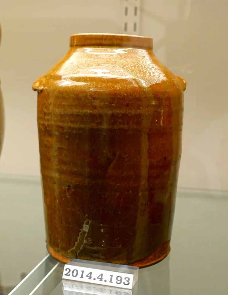 Jar, American, probably Maine, lead-glazed redware, item HD 2014.4.193 - Flynt Center of Early New England Life - Deerfield, Massachusetts - DSC04130