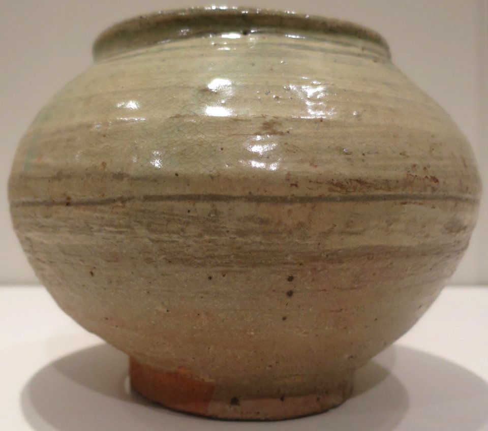 Jar from Korea, 16th century, glazed stoneware, Honolulu Museum of Art, 132
