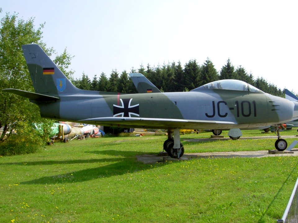 JC-101, North American-Canadair F-86E Sabre (CL-13B) CN 1696