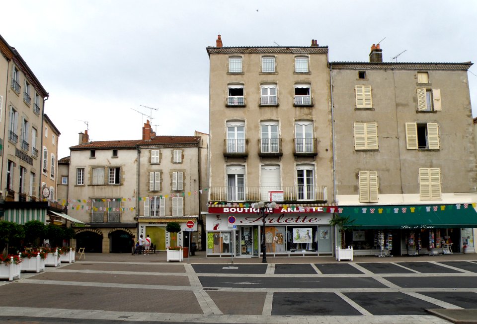 Issoire Place de la République1.psd