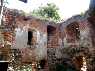 Jasiniec Nowy castle 18