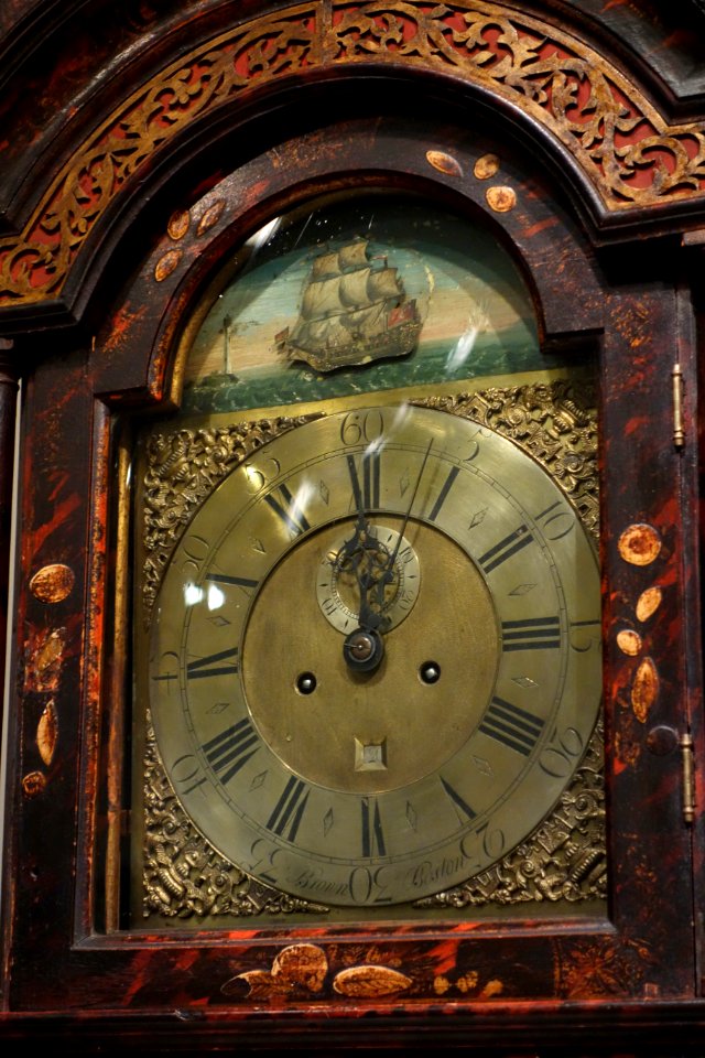 Japanned tall clock, dial inscribed 'Brown Boston', movement by Gawen Brown, japanning possibly by Thomas Johnston, Boston, 1745-1755, white pine, paint, gesso, gilt, view 3 - Winterthur Museum - DSC01410