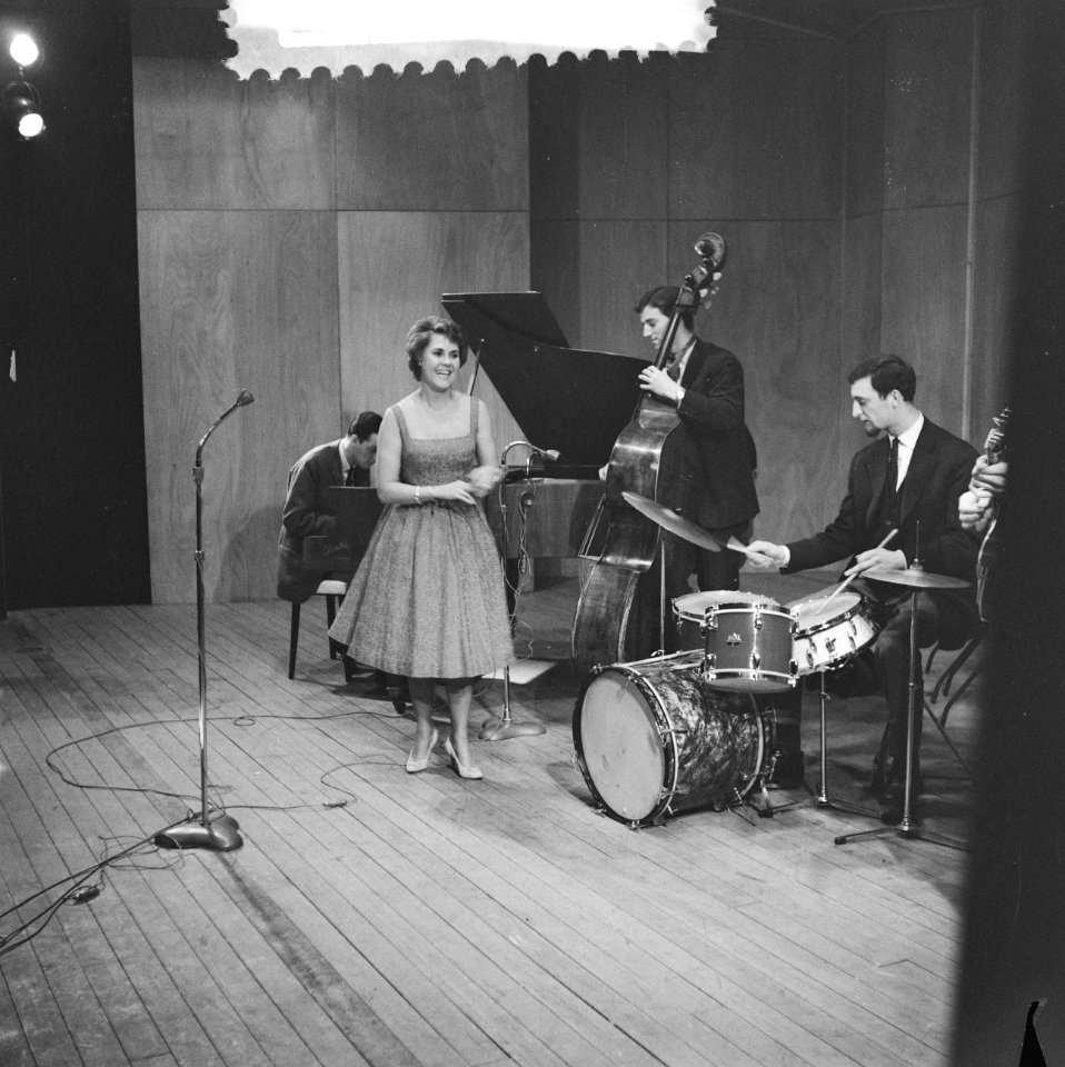 Jazz-concert AMVJ gebouw te Rotterdam. De bezetting is Rita Reys (voc), Pim Jac, Bestanddeelnr 910-9744