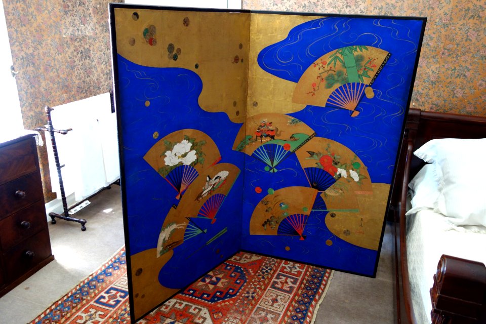 Japanese screen with fans on blue background - Longfellow National Historic Site - DSC04825