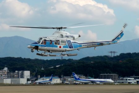 JCG-Bell 412EP-JA6756-Fukuoka airport-20121103-143400