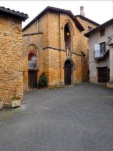 Jarnioux - Place de l'Ancienne Église - Façade de la chapelle Sainte-Catherine