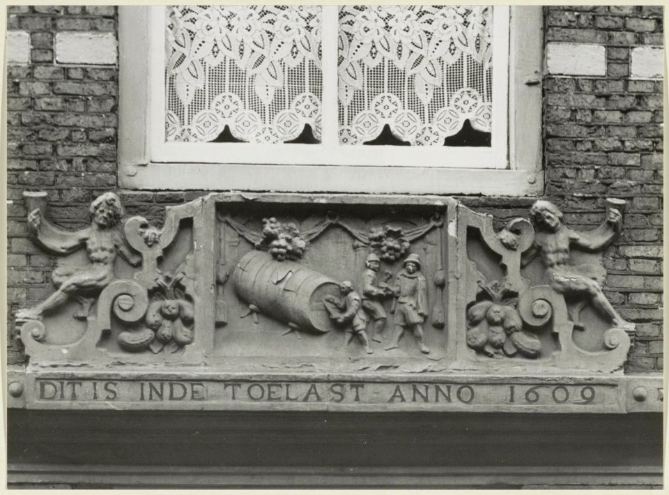 Jansstraat 64. Gevelsteen Dit is inde toelast-anno 1609