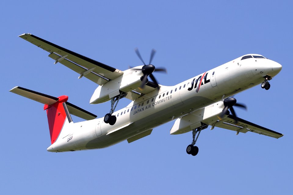 JapanAirCommuter DHC-8-400 fukuoka 20050828133400