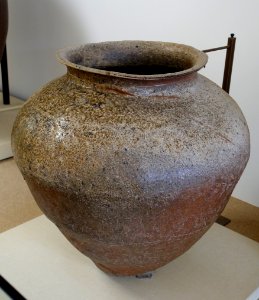 Jar, Tokoname ware, Heian period, 1100s AD, ceramic - Hakone Museum of Art - Hakone, Kanagawa, Japan - DSC08187