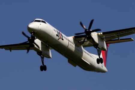 JapanAirCommuter DHC-8-400 fukuoka 20050828145930