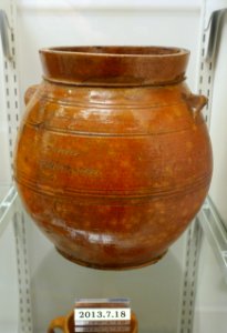Jar or pot by Martin Crafts, Whately MA, 1830, lead-glazed redware, item HD 2013.7.18 - Flynt Center of Early New England Life - Deerfield, Massachusetts - DSC04066