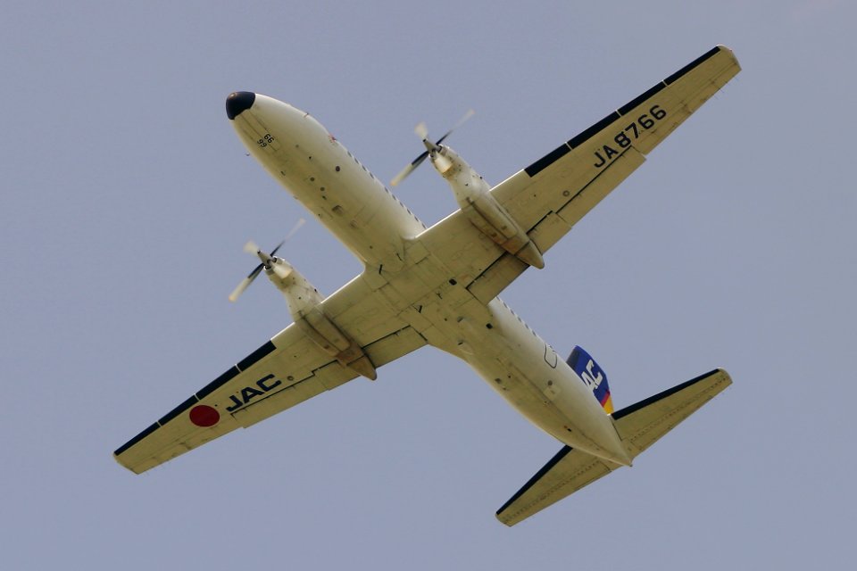 JapanAirCommuter YS-11 fukuoka 20040919110944