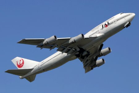 JapanAirlines B747-400 fukuoka 20041023121218