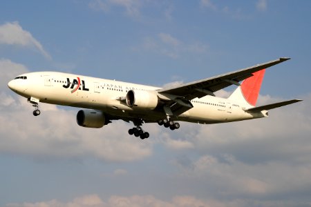 JapanAirlines B777-200 fukuoka 20090913164146