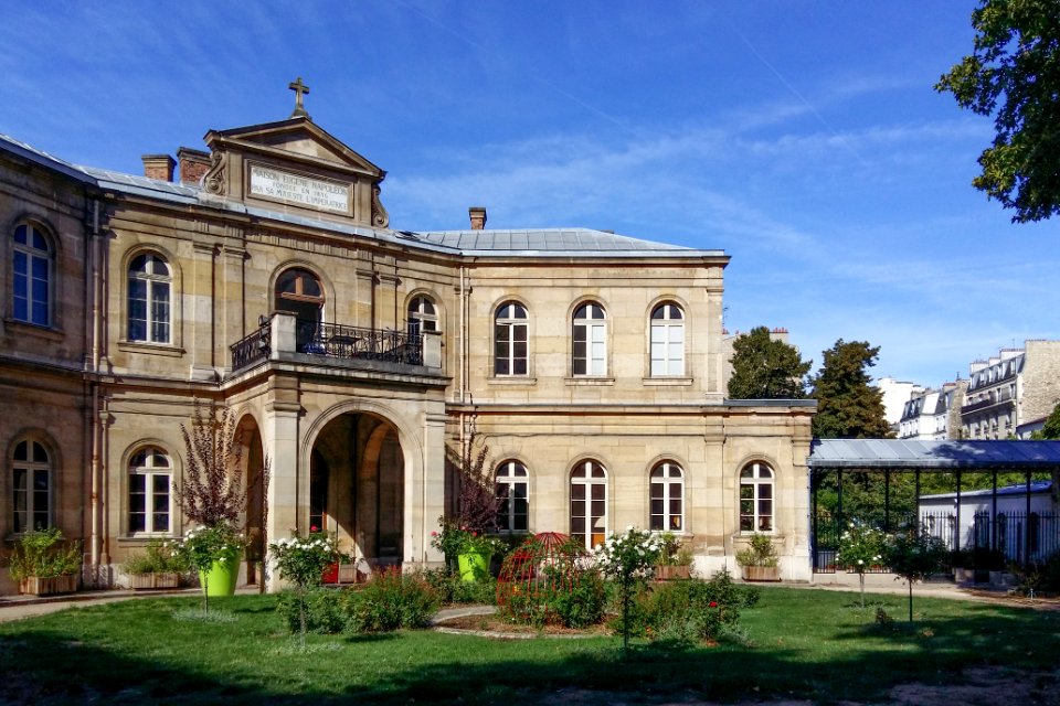Jardin de la Fondation-Eugène-Napoléon - bâtiments de la fondation