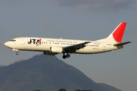 JapanTransoceanAir B737-400 fukuoka 20050314162308