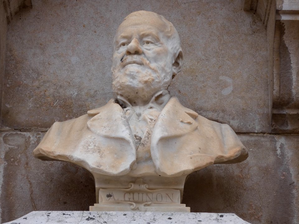 Jarnioux - Rue de l'Ombre - Buste d'Auguste Guinon