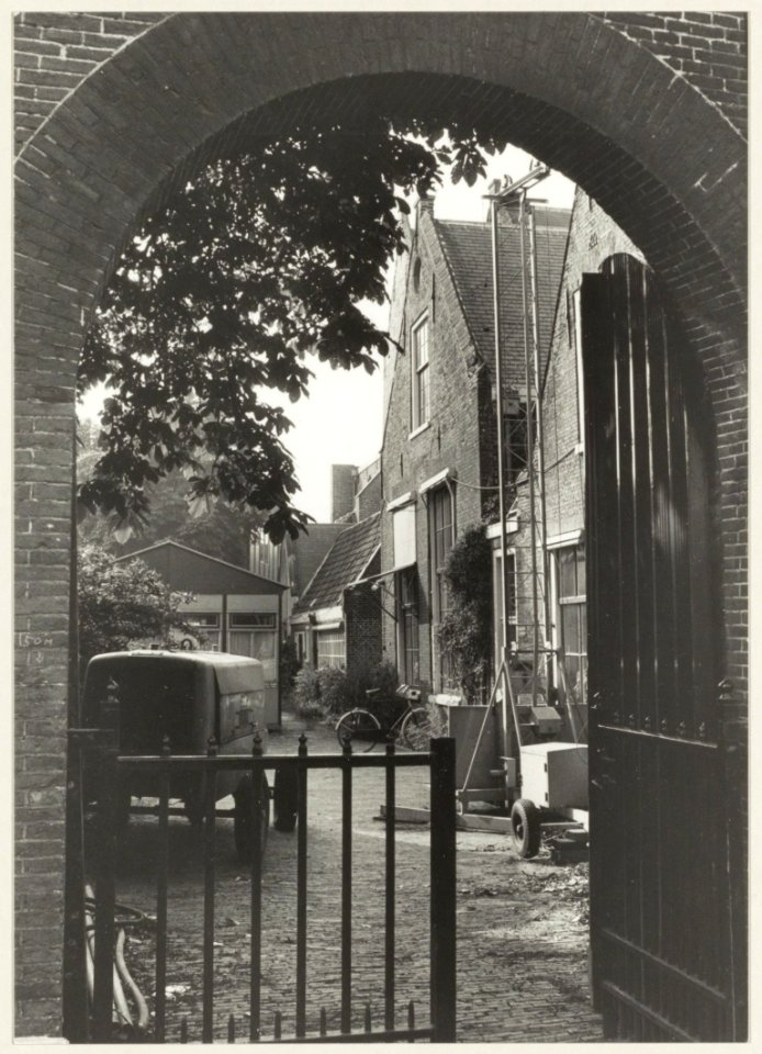 Janskerk tijdens de verbouwing, ziende vanaf de Jansstraat naar het westen. NL-HlmNHA 54010043