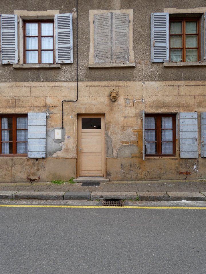Jarnioux - Rue de l'Ombre - Maison au numéro 820 - Façade