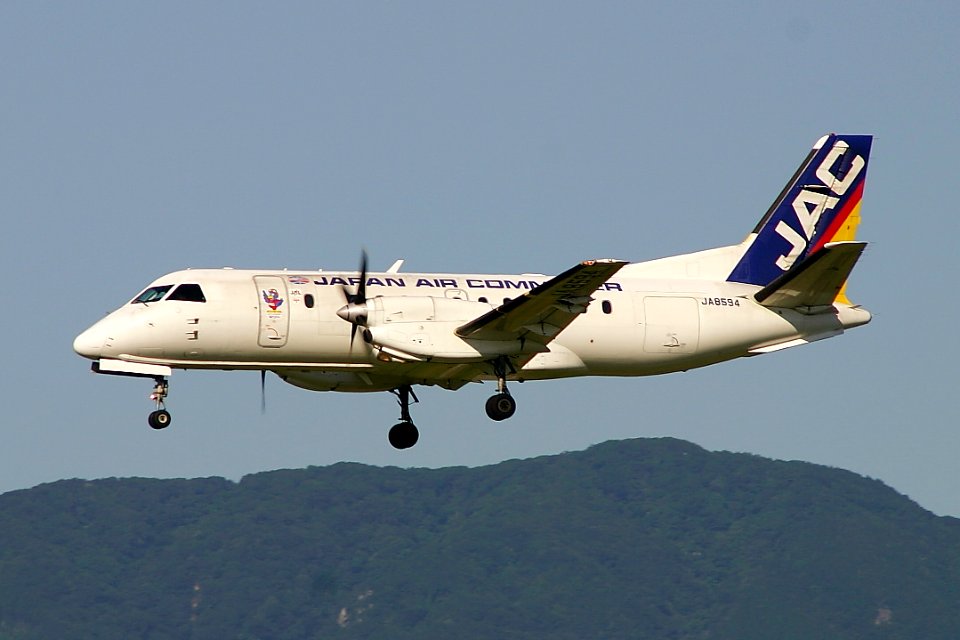JapanAirCommuter Saab340 fukuoka 20040613165558