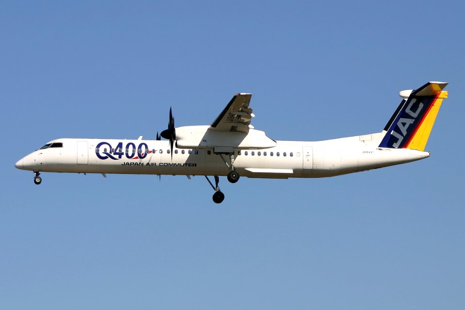 JapanAirCommuter DHC-8-400 fukuoka 20050211135020