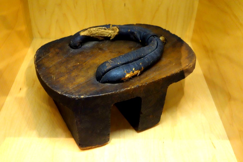 Japanese sumo geta, mid 20th century - Bata Shoe Museum - DSC00271